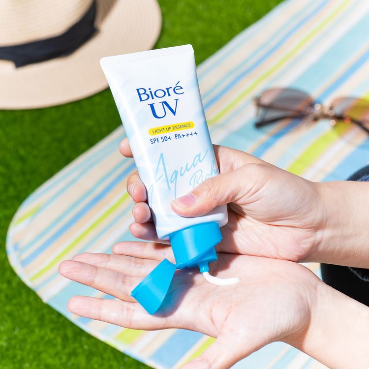 Biore UV Aqua Rich Light Up Essence SPF 50+ PA++++ 70 ml