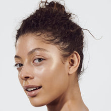 Load image into Gallery viewer, E.L.F. Illuminating Radiant Glow Face Primer 14ml
