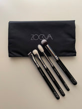 Load image into Gallery viewer, ZOEVA Voyager Face and Eye Travel Brush Set
