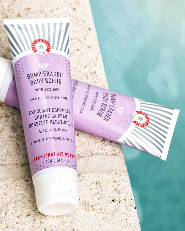First Aid Beauty KP Bump Eraser Body Scrub with 10% AHA 226 g