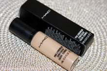 Load image into Gallery viewer, MAC Pro Longwear Concealer NC15
