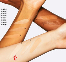 Load image into Gallery viewer, MAC Pro Longwear Concealer NC15
