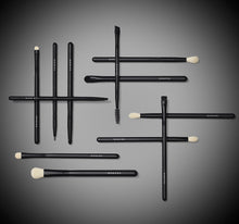 Load image into Gallery viewer, Morphe Eye Obsessed Brush Collection with Zipper Bag

